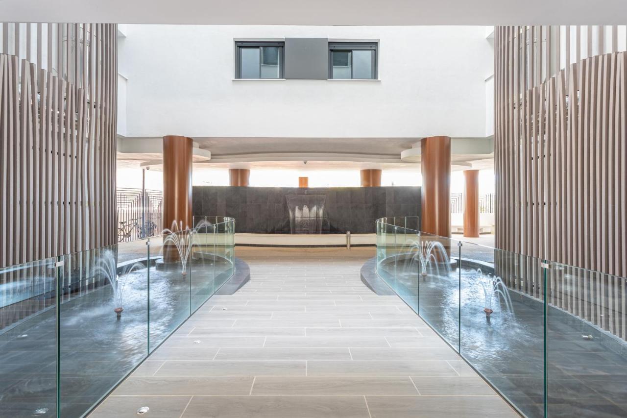 Blue Infinity Luxury Apartment By Ghr Rentals 에스테포나 외부 사진